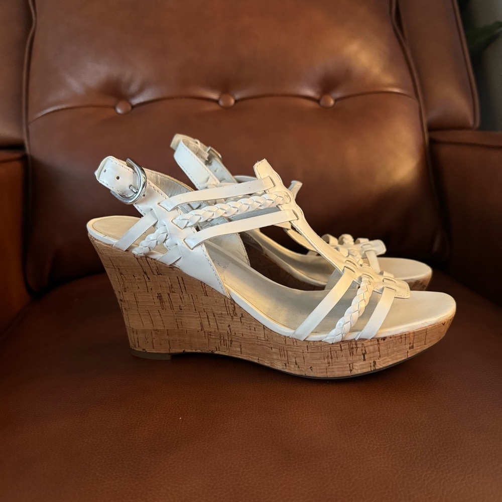 Franco Sorto Sz 8.5 White Wedge Sandals